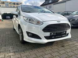 Weiß Gebraucht 2015 Ford Fiesta Titanium Kleinwagen | 6.990 € (Etwas zu teuer)