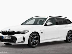 Weiß Gebraucht 2022 BMW 330e M Sport Kombi | 36.590 € (Guter Preis)