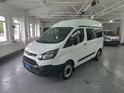 Weiß Gebraucht 2017 Ford Transit Custom Van / Kleinbus | 24.990 €