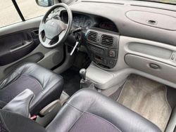 Schwarz Gebraucht 2001 Renault Scénic Van / Kleinbus | 1.400 € (Fairer Preis)