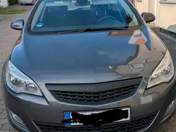 Schwarz Gebraucht 2011 Opel Astra Kombi | 4.400 € (Fairer Preis)