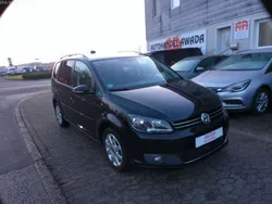 Deep black perleffekt Gebraucht 2011 VW Touran Comfortline Van / Kleinbus | 6.999 € (Fairer Preis)