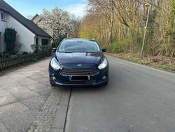 Blau Gebraucht 2018 Ford S-MAX S Van / Kleinbus | 12.000 € (Guter Preis)