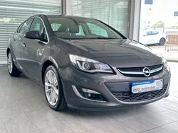 Grau Gebraucht 2013 Opel Astra Innovation Limousine | 6.900 € (Fairer Preis)