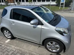 Silber Gebraucht 2009 Toyota iQ Kleinwagen | 3.700 € (Guter Preis)