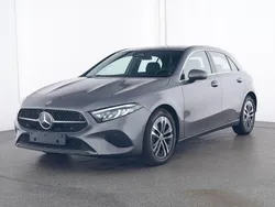 Grau Gebraucht 2023 Mercedes A200 Progressive Limousine | 30.880 € (Fairer Preis)