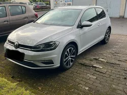Silber Gebraucht 2017 VW Golf VII Kleinwagen | 12.000 € (Teuer)