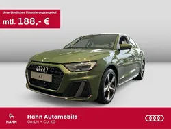 Distriktgrün metallic Neu 2025 Audi A1 S-Line Kleinwagen | 28.141 € (Guter Preis)