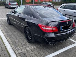 Schwarz Gebraucht 2011 Mercedes E220 Coupé | 7.500 € (Fairer Preis)
