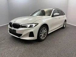 Weiß Gebraucht 2023 BMW 320 Shadowline Limousine | 28.499 € (Superpreis)