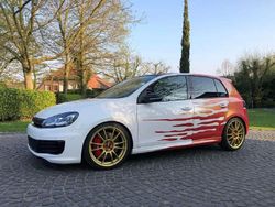 Weiß Gebraucht 2011 VW Golf VI Edition Kleinwagen | 18.560 €