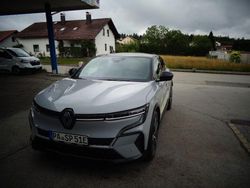 Grau Gebraucht 2022 Renault Megane E-Tech Techno Limousine | 24.900 € (Fairer Preis)
