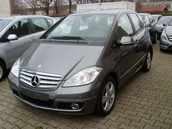 Grau Gebraucht 2011 Mercedes A160 Avantgarde Limousine | 9.990 € (Teuer)