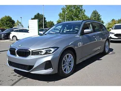 Grau Gebraucht 2023 BMW 320 Shadowline Kombi | 33.990 € (Guter Preis)