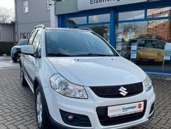 Weiß Gebraucht 2012 Suzuki SX4 Style SUV | 3.950 € (Fairer Preis)
