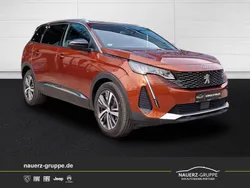 Braun Gebraucht 2023 Peugeot 5008 Allure Van / Kleinbus | 24.890 € (Guter Preis)