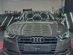 Grau Gebraucht 2013 Audi A3 Sportback Attraction Limousine | 7.200 € (Fairer Preis)