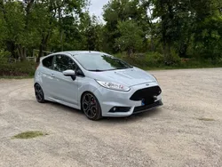 Grau Gebraucht 2017 Ford Fiesta ST200 Kleinwagen | 13.990 € (Fairer Preis)