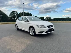 Weiß Gebraucht 2014 Seat Leon Limousine | 8.200 € (Teuer)