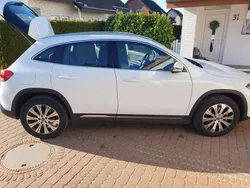 Weiß Gebraucht 2023 Mercedes EQA250 Electric Art SUV | 31.000 € (Guter Preis)