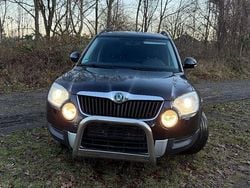 Schwarz Gebraucht 2012 Skoda Yeti Plus Edition SUV | 6.999 € (Fairer Preis)