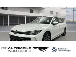 Pure white Gebraucht 2025 VW Passat Elegance Kombi | 36.690 € (Etwas zu teuer)