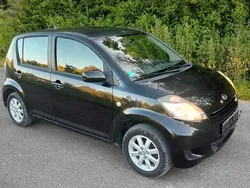 Schwarz Gebraucht 2010 Daihatsu Sirion Kleinwagen | 2.300 €
