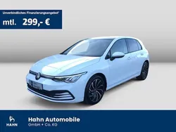 Weiß Gebraucht 2023 VW Golf VIII Life Kleinwagen | 22.390 € (Fairer Preis)