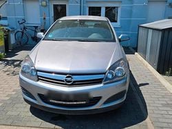 Silber Gebraucht 2007 Opel Astra GTC Kleinwagen | 1.550 € (Guter Preis)