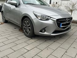 Silber Gebraucht 2015 Mazda 2 Sports-Line Kleinwagen | 8.500 € (Etwas zu teuer)