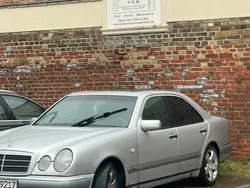 Mercedes E230
