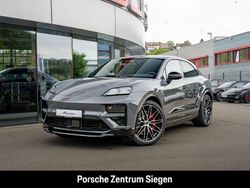 Grau Neu 2025 Porsche Macan Turbo SUV | 138.268 € (Fairer Preis)
