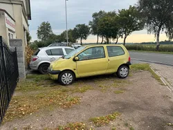 Gelb Gebraucht 2001 Renault Twingo Kleinwagen | 699 €