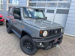 Grau Gebraucht 2024 Suzuki Jimny Comfort SUV | 33.900 € (Etwas zu teuer)