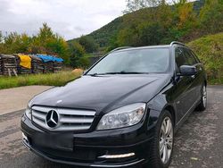 Schwarz Gebraucht 2011 Mercedes 190 Avantgarde Limousine | 4.200 €