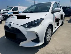 Weiß Gebraucht 2022 Toyota Yaris Hybrid Comfort Kleinwagen | 16.499 € (Guter Preis)