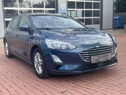 Blau Gebraucht 2019 Ford Focus Cool & Connect Limousine | 15.700 € (Fairer Preis)