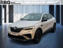 Kyanitweiß metallic Gebraucht 2025 Renault Arkana SUV | 35.500 €