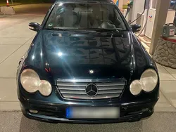 Schwarz Gebraucht 2002 Mercedes C200 Coupé | 1.800 €