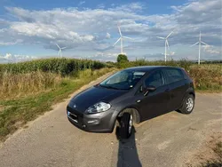 Grau Gebraucht 2016 Fiat Punto Lounge Kleinwagen | 7.950 € (Etwas zu teuer)