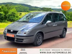 Grau Gebraucht 2011 Citroën C8 Van / Kleinbus | 4.999 €