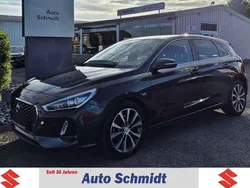 Braun Gebraucht 2017 Hyundai i30 Premium Limousine | 11.999 € (Fairer Preis)