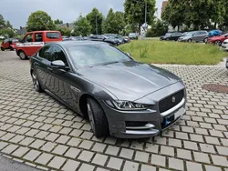 Grau Gebraucht 2016 Jaguar XE R-Sport Limousine | 14.300 € (Fairer Preis)