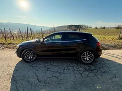 Schwarz Gebraucht 2017 Mercedes GLA250 Edition SUV | 20.900 € (Superpreis)