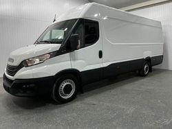 Weiß Gebraucht 2023 Iveco Daily Van | 25.590 € (Fairer Preis)