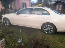 Gelb Gebraucht 2018 Mercedes 220 Limousine | 22.000 € (Fairer Preis)