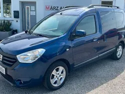 Blau Gebraucht 2016 Dacia Dokker Van | 10.590 € (Fairer Preis)