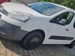Weiß Gebraucht 2013 Citroën Berlingo Attraction Van / Kleinbus | 6.898 € (Fairer Preis)