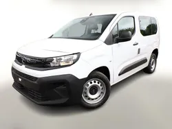 Weiss Gebraucht 2024 Opel Combo S Van / Kleinbus | 20.788 € (Fairer Preis)
