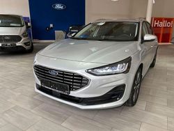 Silber Gebraucht 2023 Ford Focus Titanium Kombi | 18.990 € (Guter Preis)